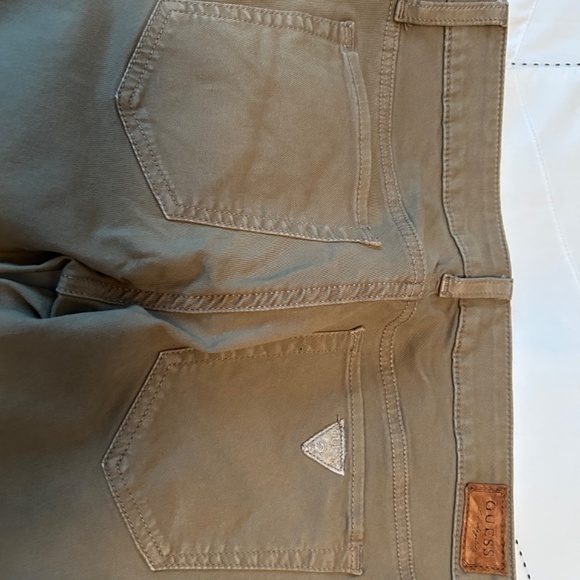 Guess brand capris - Picture 4 of 5